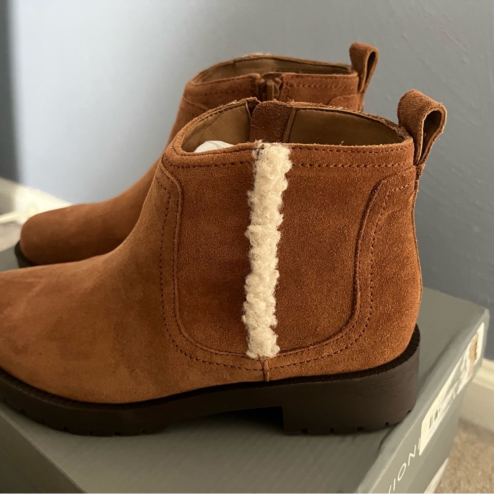 Vionic New In Box- Aslynn Brown Suede Ankle Boots with Cream Accent